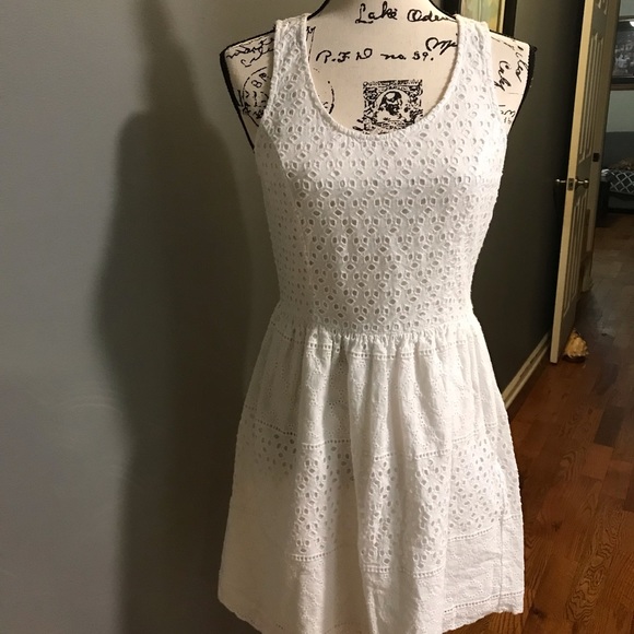 Elle Dresses & Skirts - Sleeveless Summer Dress